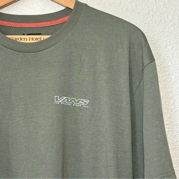 VANS army olive green short sleeved graphic teeshirt. Men’s Classic Fit Large - Picture 3 of 6